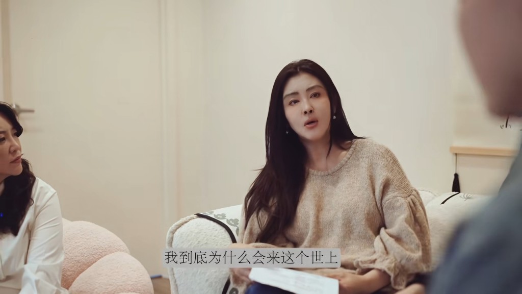王祖賢罕有談及家事，揭童年為滿足媽媽而入行。