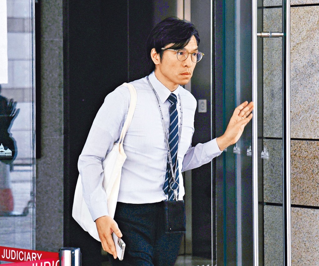 專家證人梁仲榮博士作供。