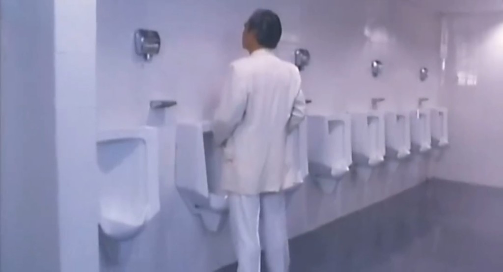 李龍基和蔡美蘭在廁所大戰。