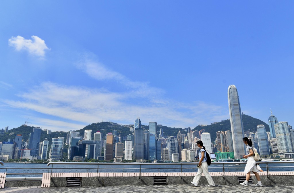 本港近日天氣持續酷熱。 盧江球攝