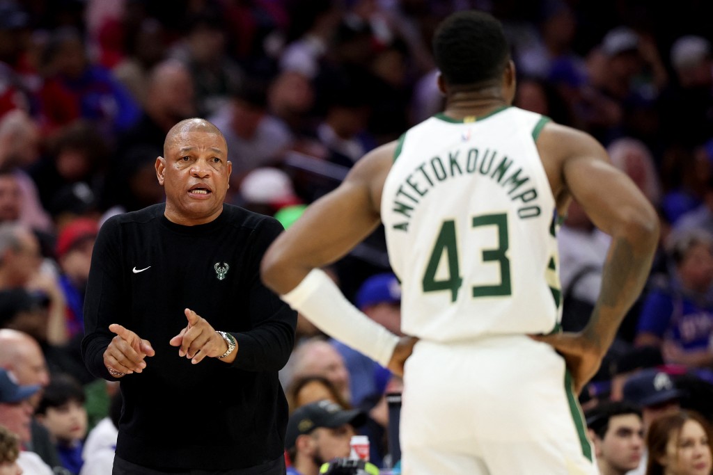 準名人堂主帥李華士將遭公鹿解除職務。AFP