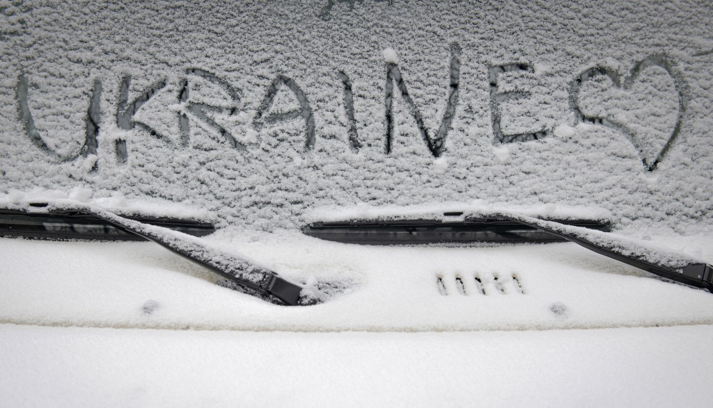 烏克蘭在戰事陰霾下，迎來入冬後首場大雪。AP