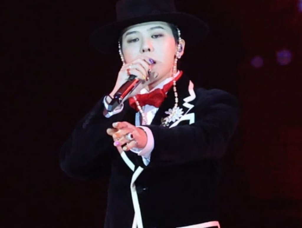 G-Dragon以APEC大使身份現身APEC歡迎晚宴,為各國元首表演助興。 G-Dragon以APEC大使身份現身APEC歡迎晚宴,為各國元首表演助興。