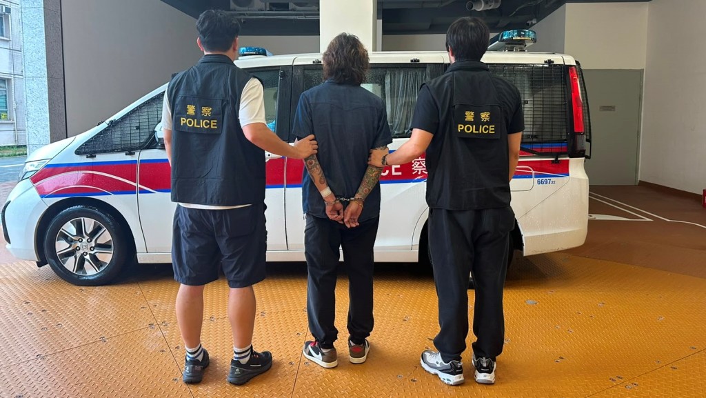 被捕男子帶署調查。