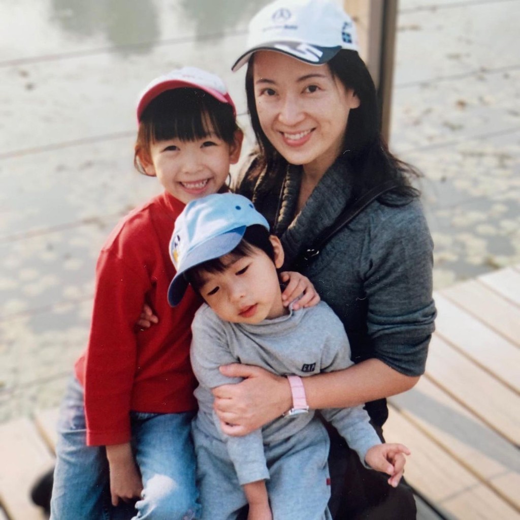 龔慈恩與前夫育有一子一女，分別是林卓毅及林愷鈴。