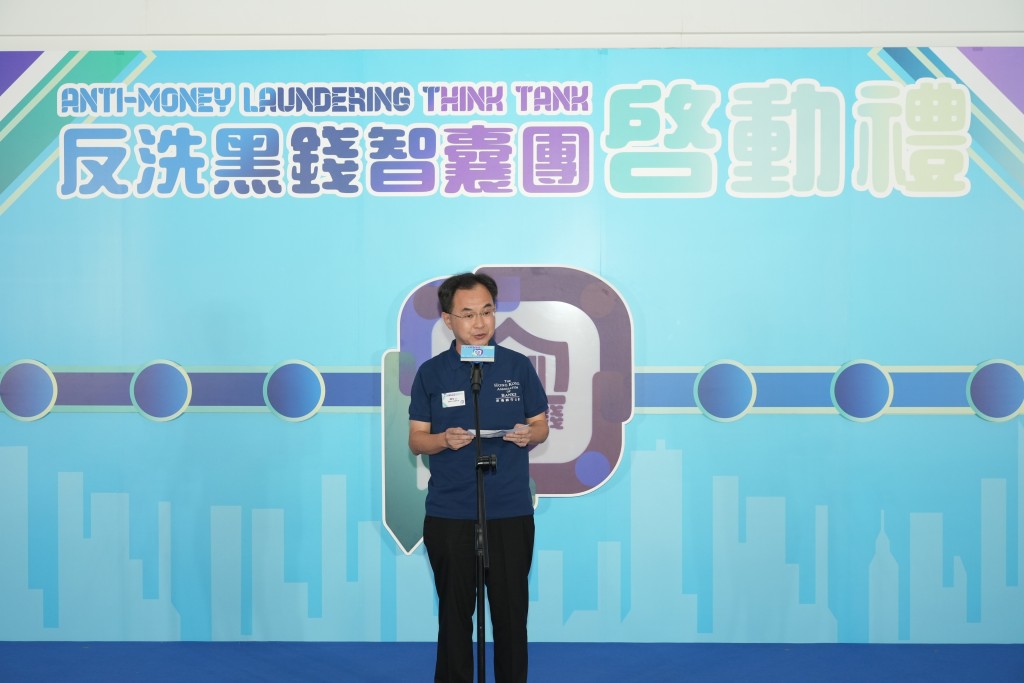 香港銀行公會署理主席陳文在啟動儀式上致辭。
