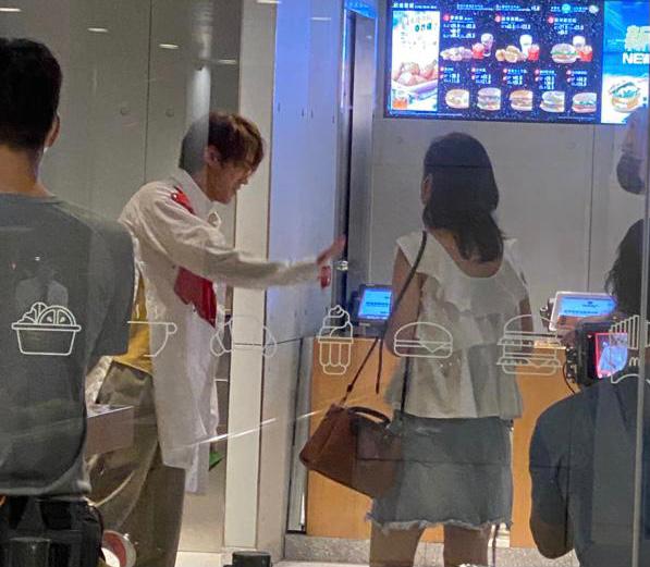 应该又会有好多「姜糖」羡慕个女仔。