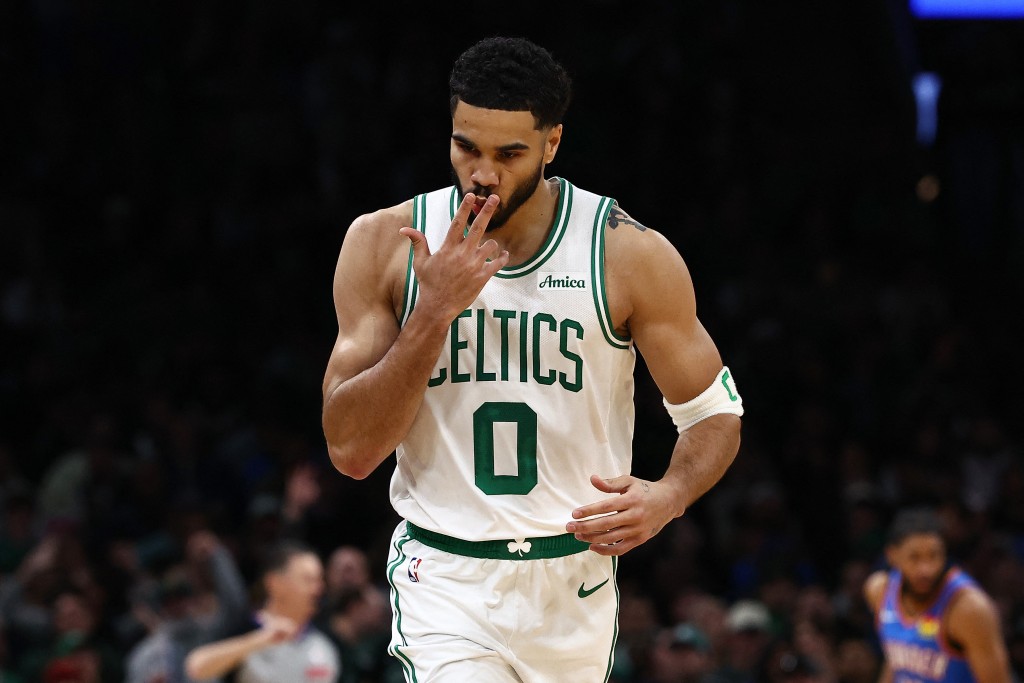 泰顿回勇交「双双」。路透社