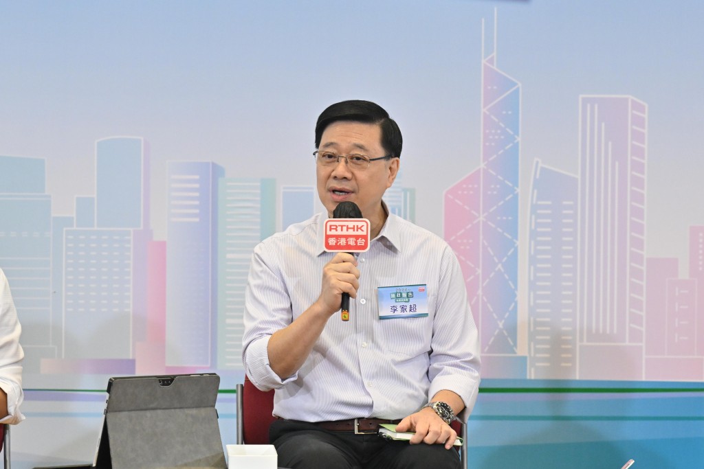 按《施政報告》慣例,李家超每年會出席兩場地區諮詢會。圖為去年情況。 按《施政報告》慣例,李家超每年會出席兩場地區諮詢會。圖為去年情況。