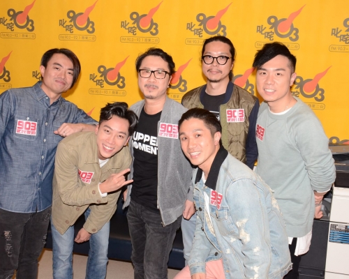 Supper Moment与新专辑监制接受访问。