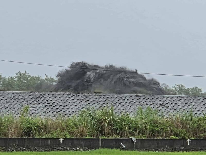 受「風王」樺加沙影響，花蓮堰塞湖湧出6000個游池洪水，已造成最少2死30失蹤。自由時報