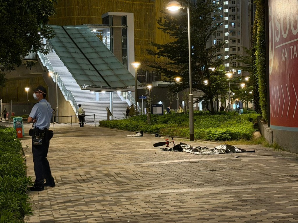 女子的身體被分開三截,死狀恐怖。 女子的身體被分開三截,死狀恐怖。