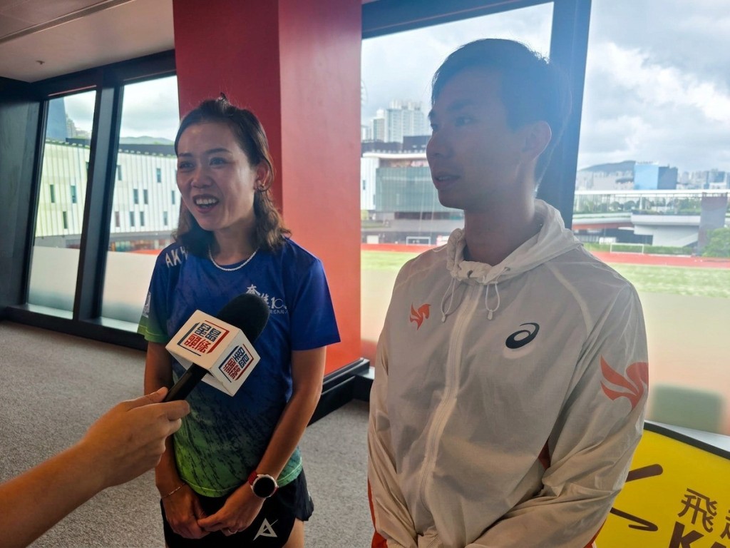 左 : 奮進長跑會教練凌婉君 右 : Pegasus Athletic Club總教練徐弘泰 左 : 奮進長跑會教練凌婉君 右 : Pegasus Athletic Club總教練徐弘泰
