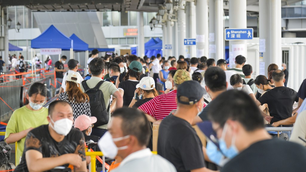 已預約的港人可於明天(8日)起,免檢疫返回內地。(資料圖片)