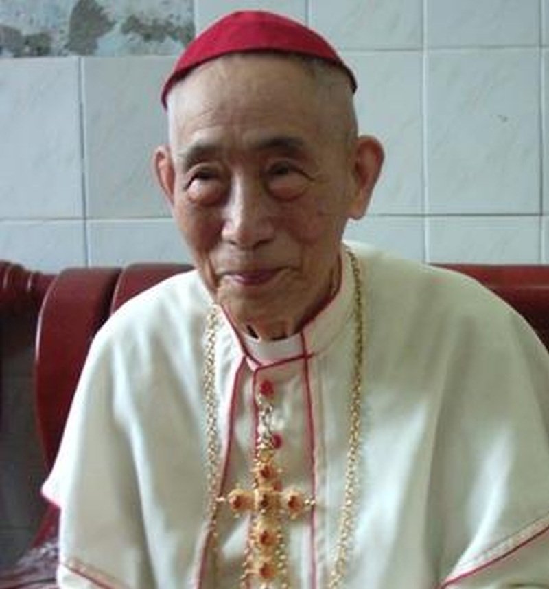 董光清1958年成为中国首位自选自圣主教。 维基百科 董光清1958年成为中国首位自选自圣主教。 维基百科