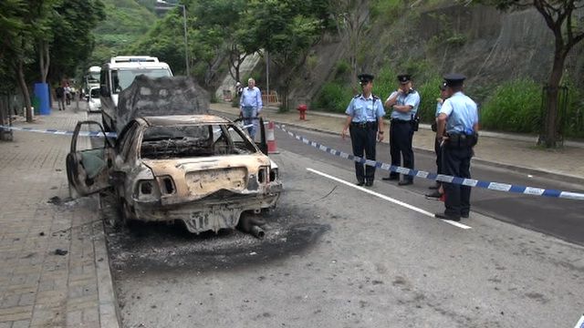 一輛私家車於數碼港懷疑遭縱火。