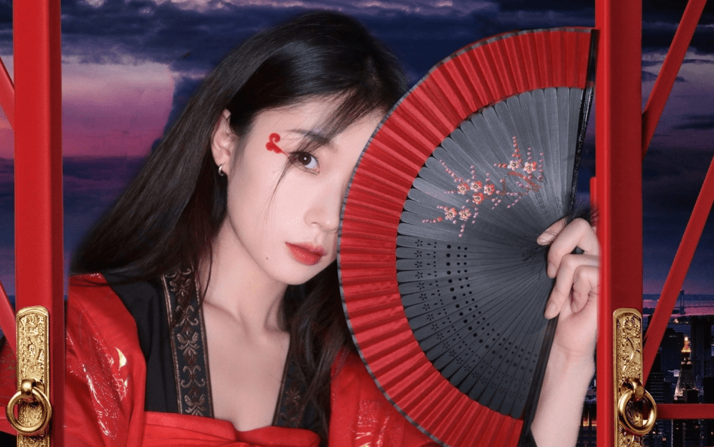 美妝網紅童瑤。