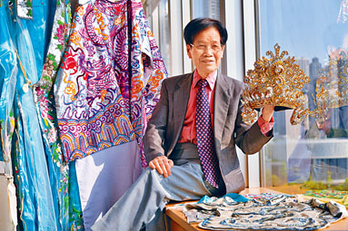 ■陳國源師傅有半世紀製作粵劇頭飾及服飾的經驗。