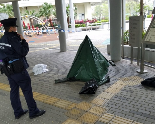 深水埗榮昌邨一名男子墮樓身亡。楊偉亨攝