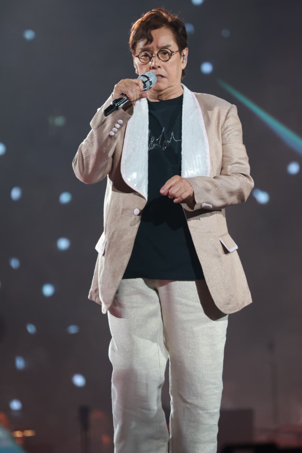 譚詠麟笑言自己被唱歌耽誤做演員。