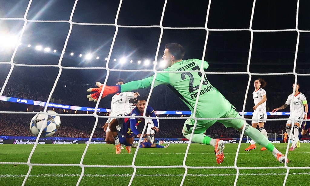 祖利斯古迪梅开二度。路透社