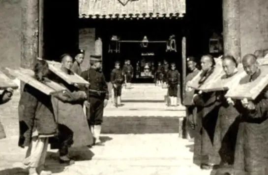 清朝最大監獄「道里監獄」曾讓男女犯混居。圖為清朝犯人