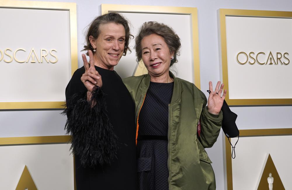 尹汝貞憑《農情家園》奪得最佳女配角而女主角由法蘭絲麥杜文奪得。
