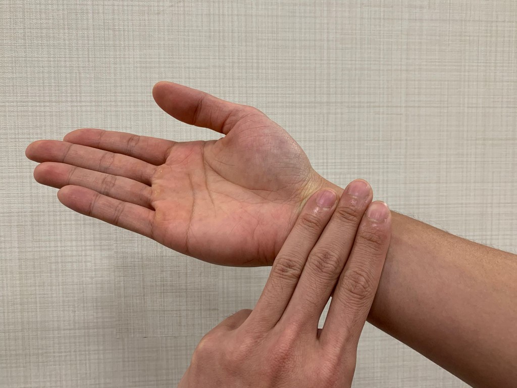 內關穴位置。 內關穴位置。