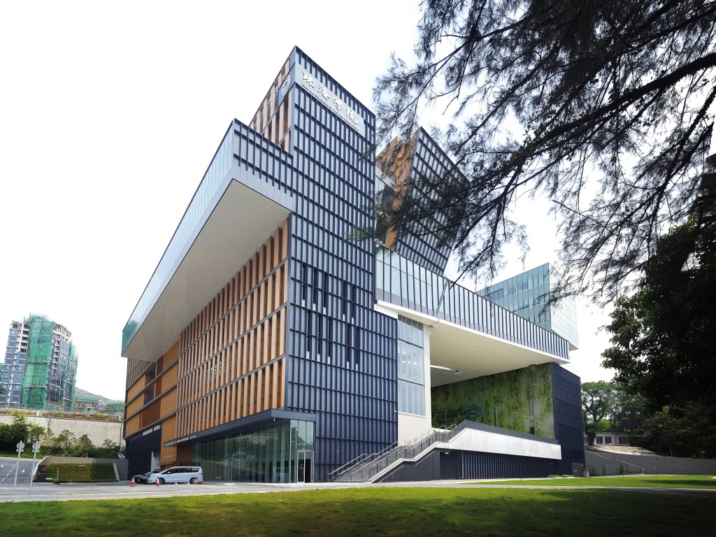 珠海学院位于屯门青山公路的校舍。
