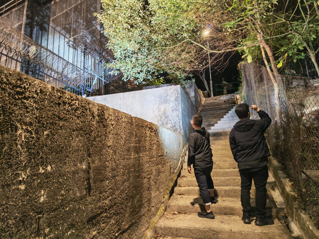 港島總區衝鋒隊的野外巡邏隊聯同西區、中區、灣仔區、東區警區及水警南分區特遣隊及軍裝巡邏小隊，並動員港島總區無人機隊、機動部隊及政府飛行服務隊，於2月6日至2月9日期間，展開為期4日的跨部門聯合反爆竊行動。警方提供