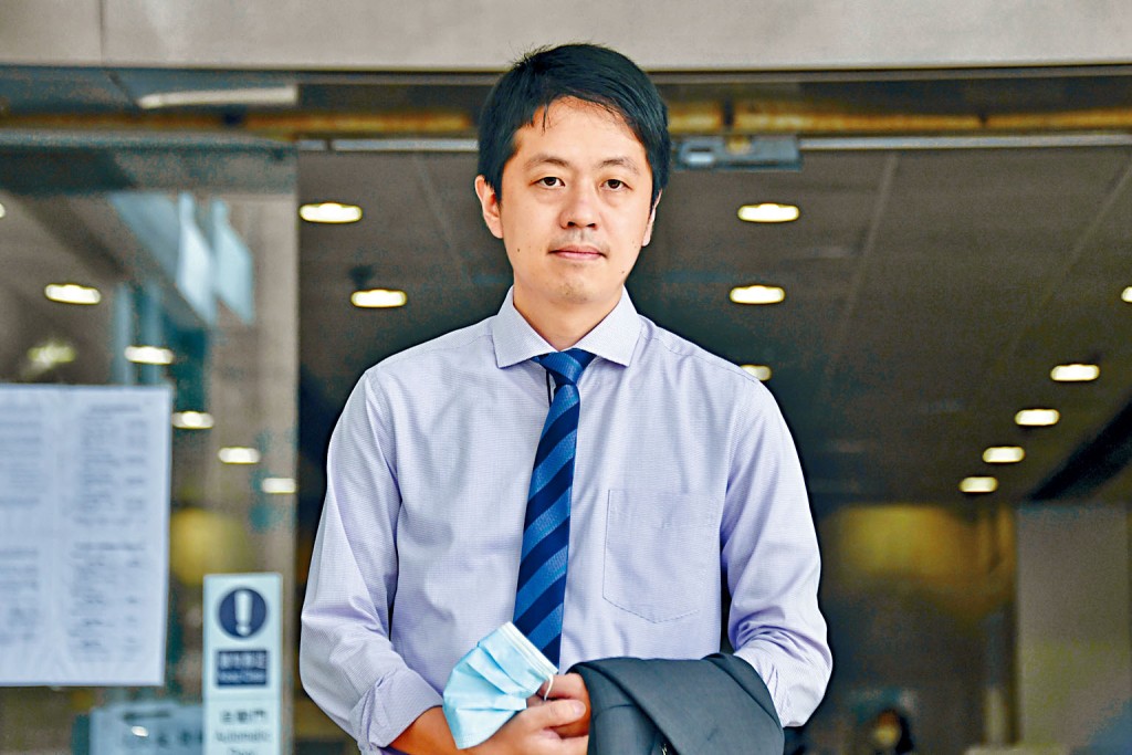 許智峯四項藐視法庭罪成，成為首宗流亡人士在缺席聆訊下被定罪的個案。