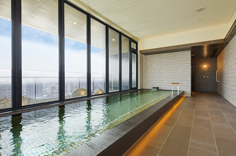 和苑三井花園飯店台北忠孝，最大特色是特色是在17樓頂層設有日式大浴場。