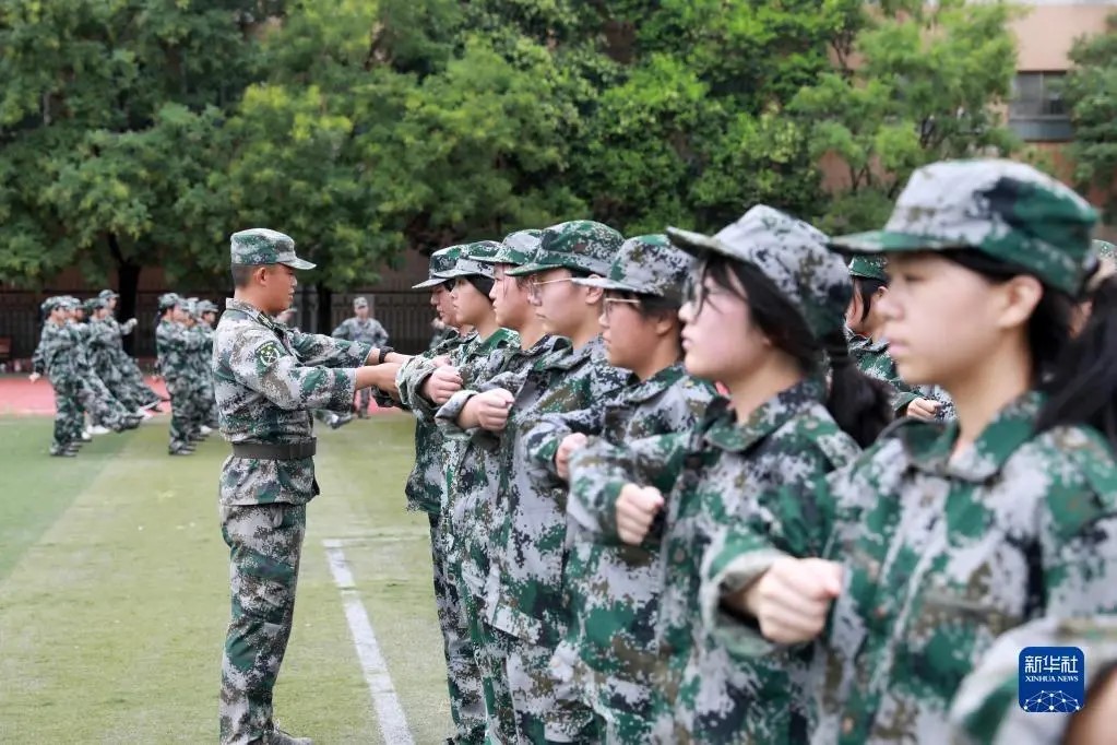 內地的學生需要接受軍訓。新華社