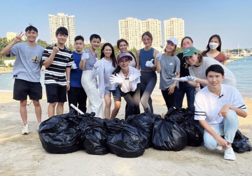 林鈺洧曾自己搞慈善活動，相約朋友到沙灘執垃圾。