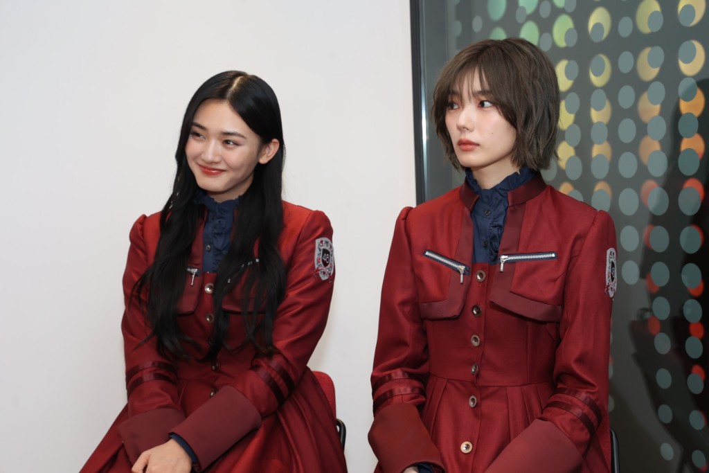 山崎天（左）、藤吉夏鈴（右）