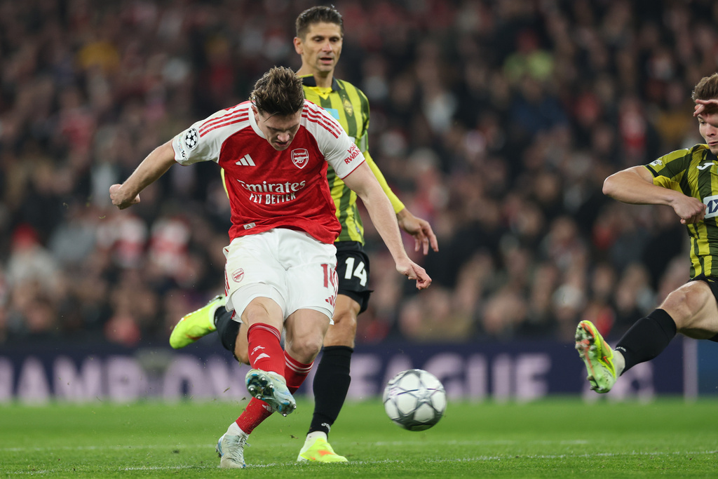 阿仙奴3：2卡拉特。路透社