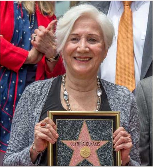 Olympia Dukakis因長期病患,昨日早上於紐約住所離世。