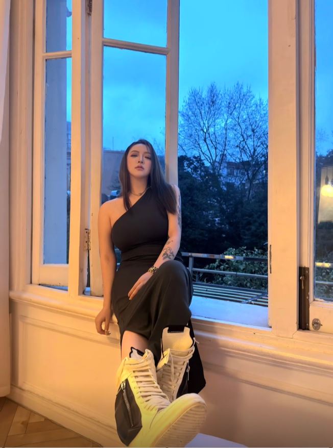 「口子姐」被出道時被封為球鞋女神。抖音