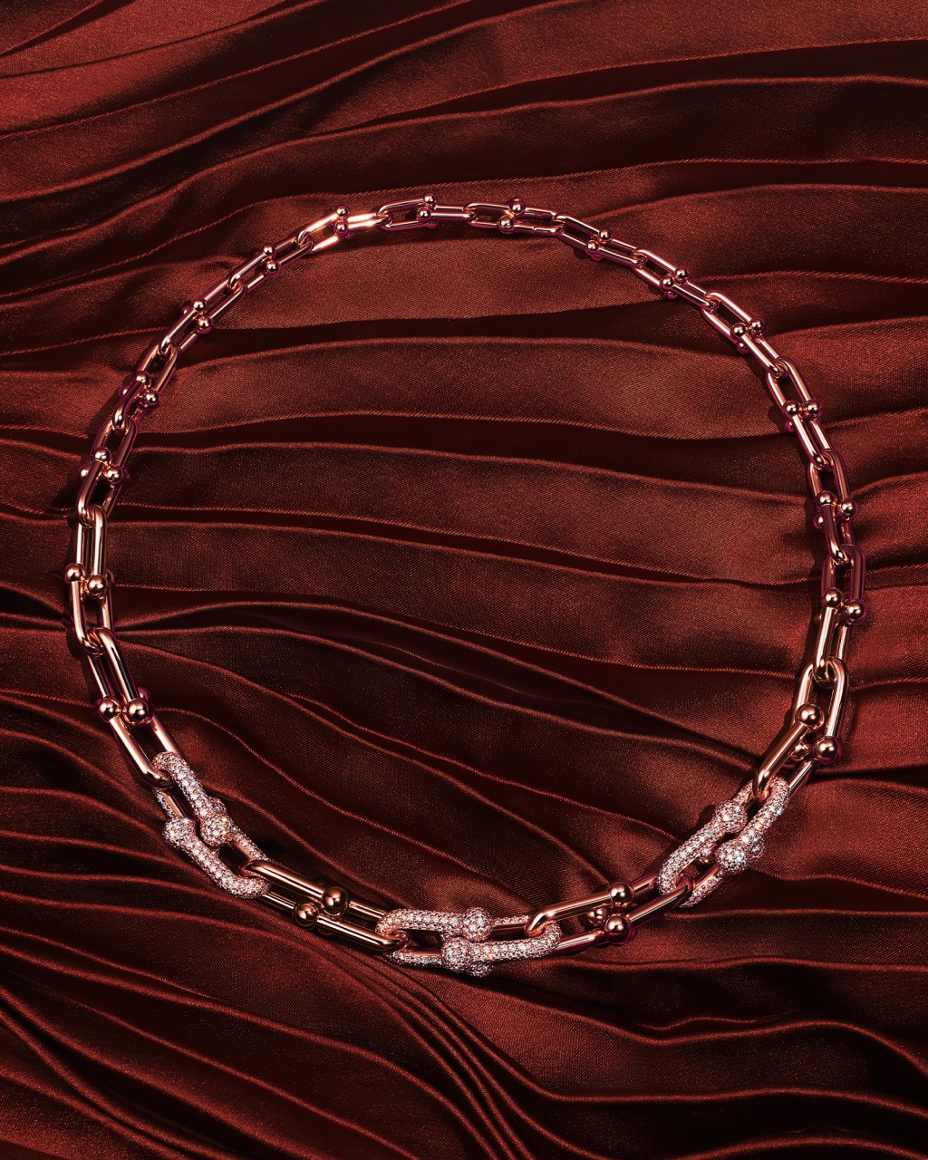 Tiffany HardWear项链，18K玫瑰金全铺镶钻石。$529,000