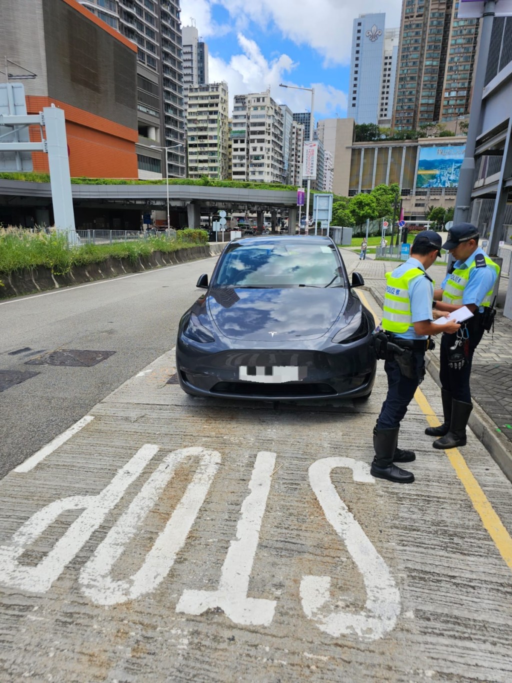 警方扣留當中18部涉嫌非法改裝的車輛，作進一步檢驗。警方提供