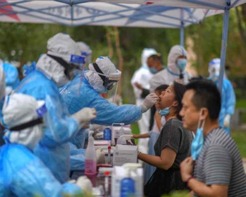 乌鲁木齐开展全民免费核酸检测。新华社