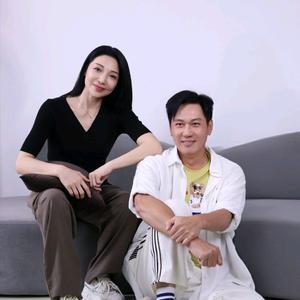 方心媛和甄志強合照。 方心媛和甄志強合照。