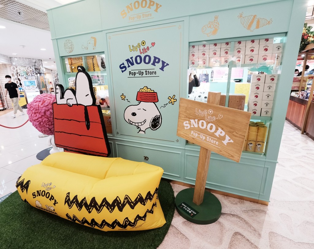 怎少得Snoopy漫画中的经典红色小木屋。(铜锣湾LOG-ON)