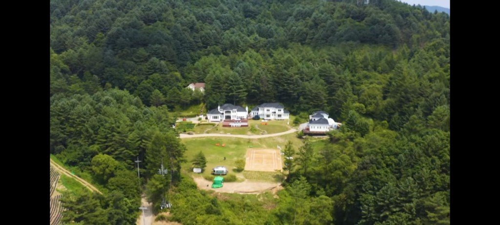 今次度假地點位於深山。