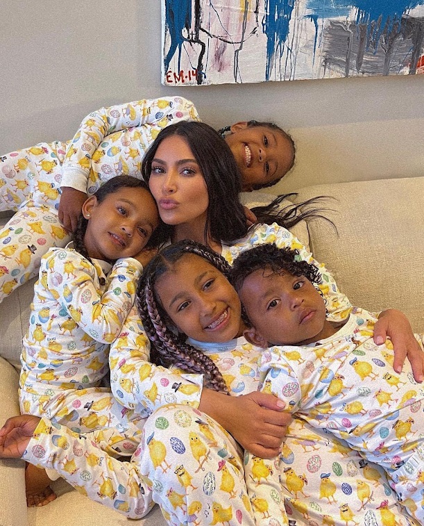 Pete對Kim與前夫Kanye West所生的4名子女,視如己出。