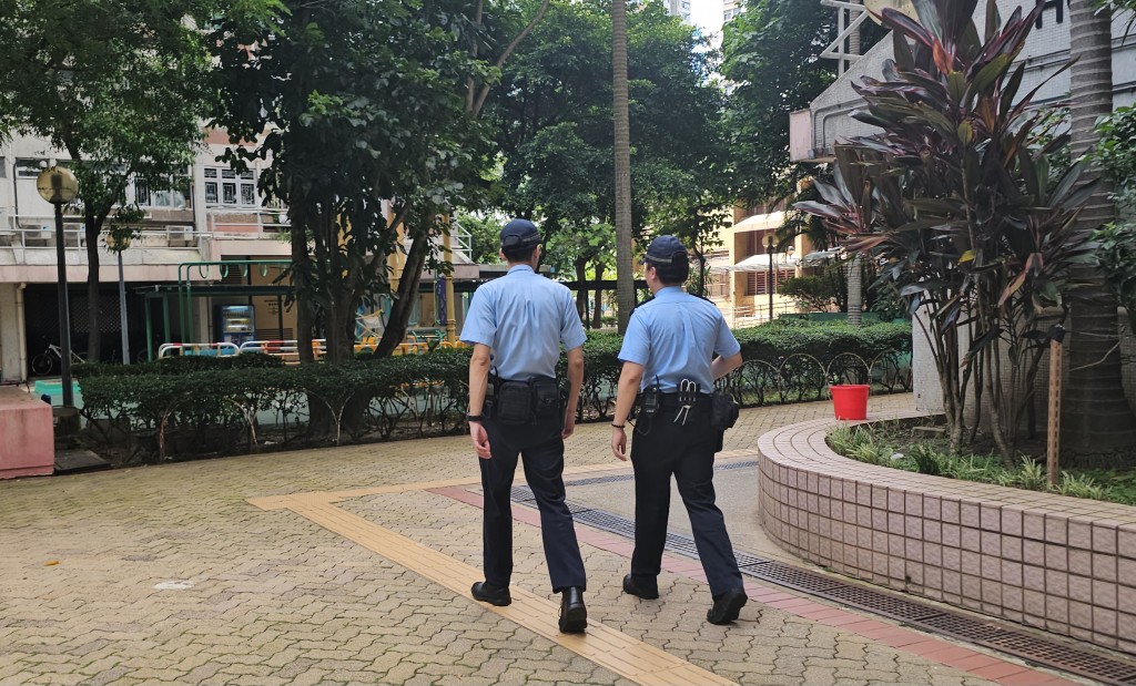 警员加强区内巡逻。