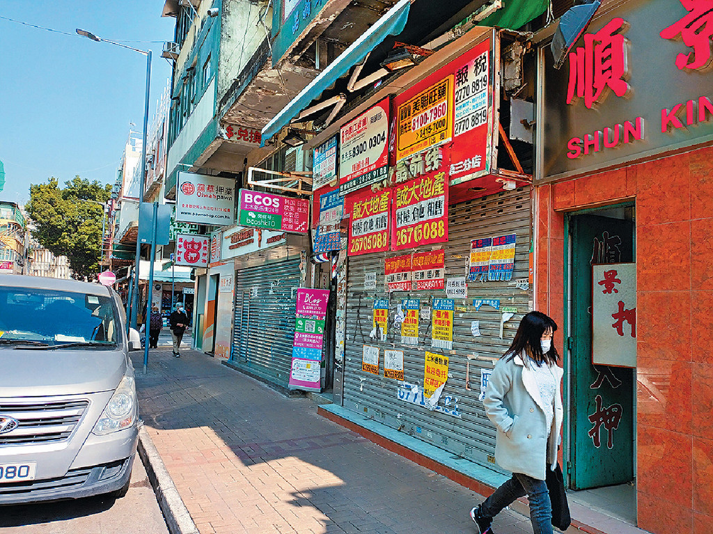 ■自封關後，上水石湖墟湧現大量吉舖，投資者準備出手「搶舖」。