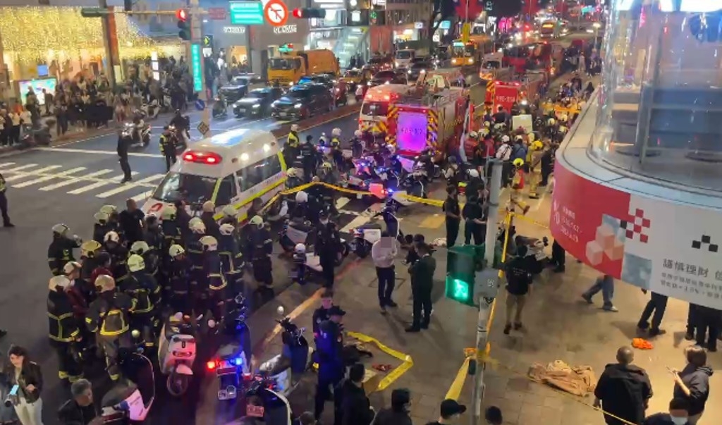 27歲男子張文19日在北捷台北車站及中山商圈丟擲汽油彈、煙霧彈，並持長刀進行隨機攻擊。 中時