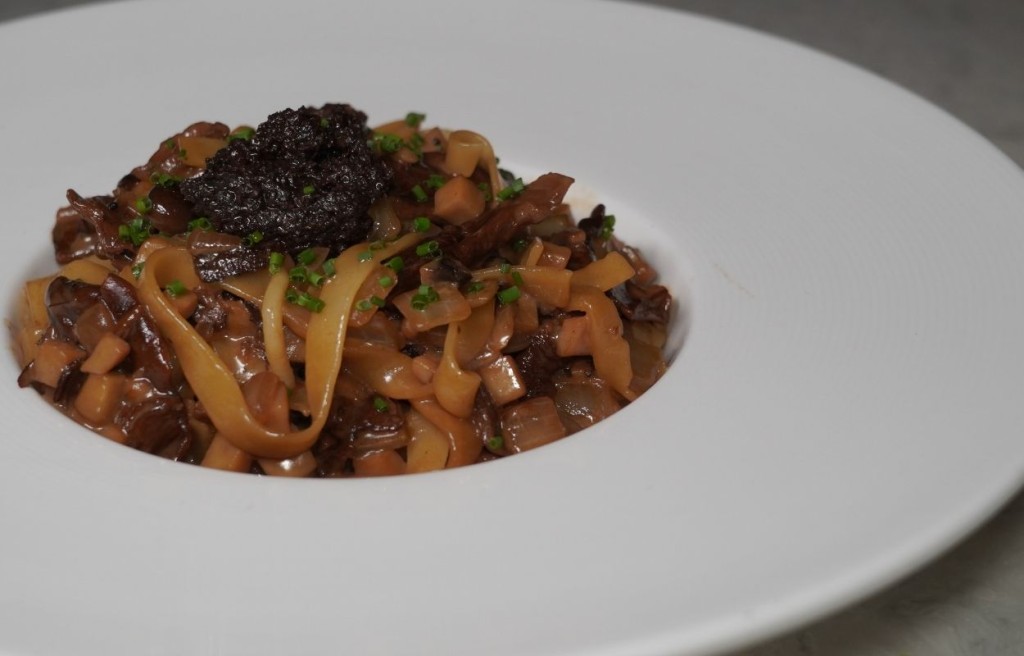 黑松露牛肝菌意式燴闊條麵