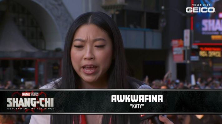女主角Awkwafina指戲中有不少即興演出。